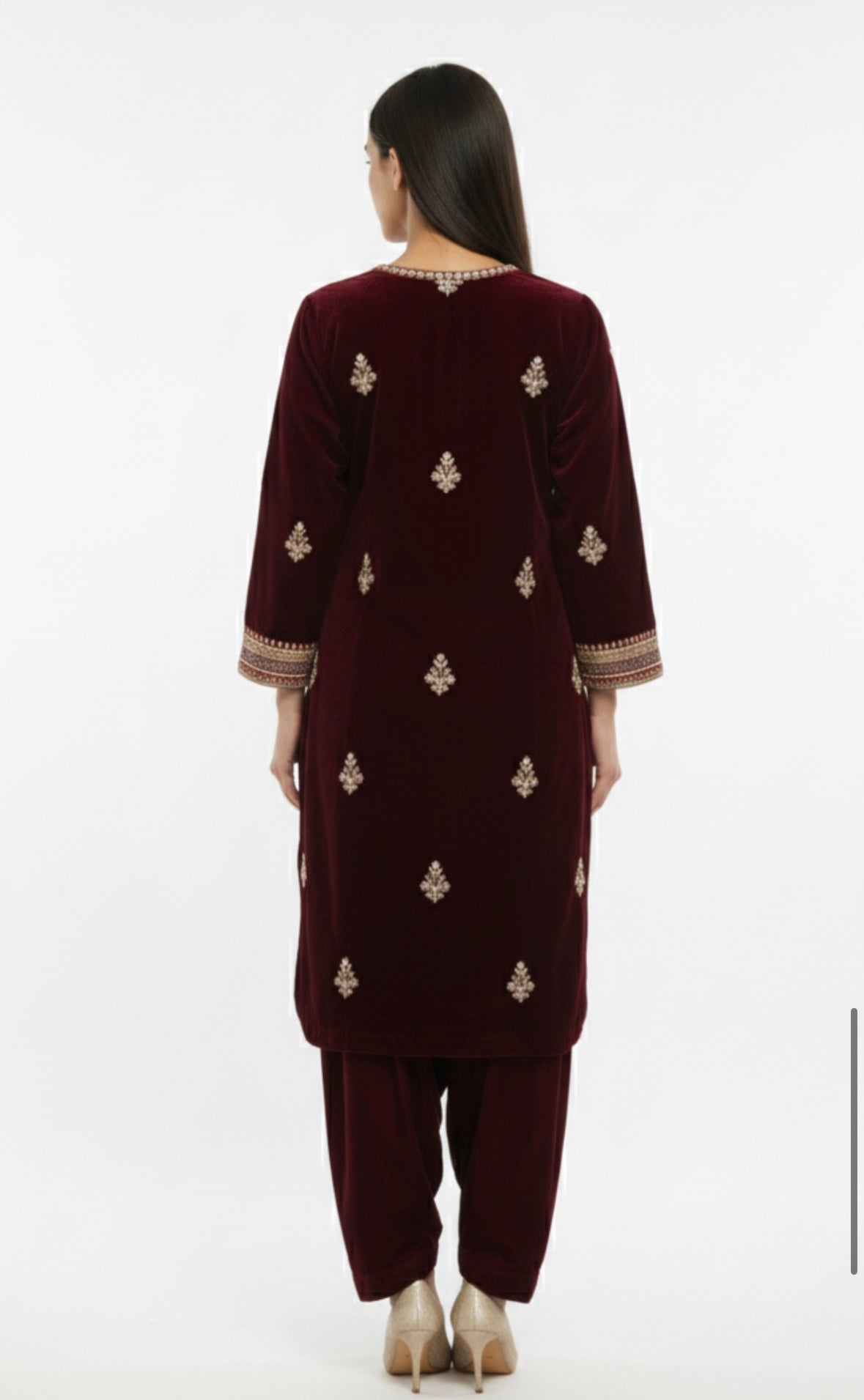 Embroidered Velvet Kurta – Maroon Majesty