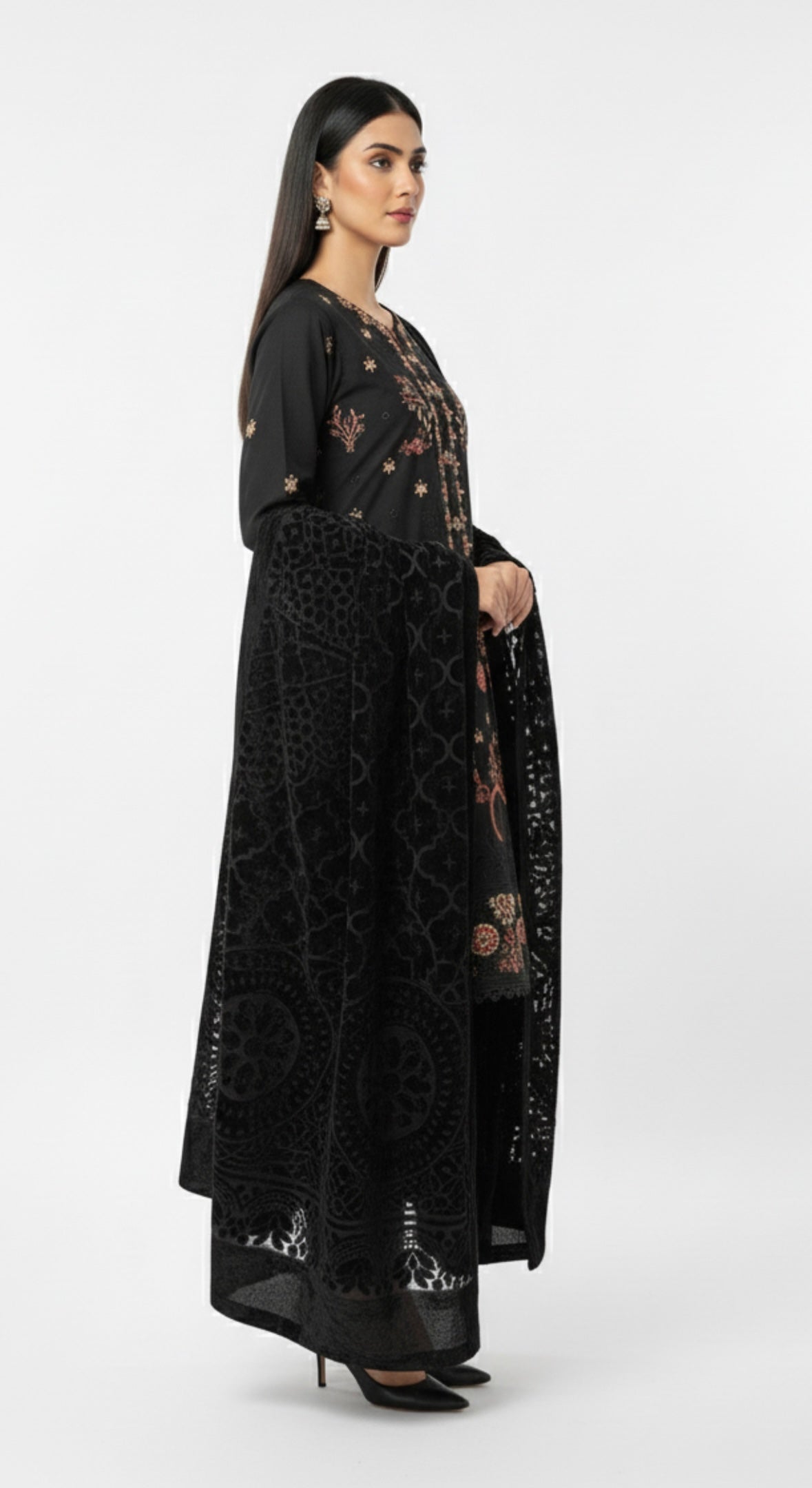 Velvet Embroidered 3-Piece Suit – black Elegance